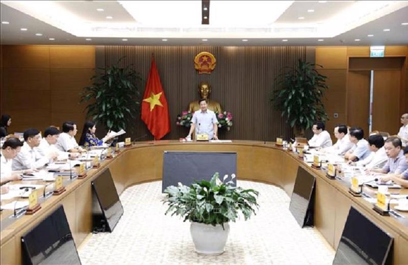 Phó Thủ tướng Lê Minh Khái chủ trì cuộc họp cho ý kiến về các phương án xử lý đối với dự án Đạm Ninh Bình và dự án Nhà máy đóng tàu Dung Quất. Ảnh:VGP.