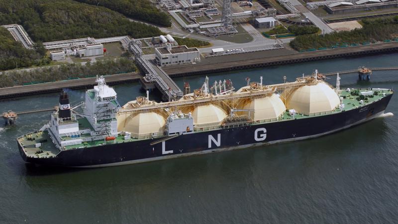 Một cảng nhập khẩu khí hoá lỏng (LNG) ở Nhật Bản - Ảnh: Nikkei.