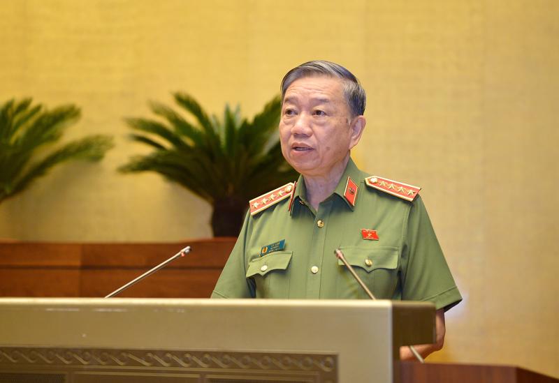 Bộ trưởng Bộ Công an Tô Lâm trả lời chất vấn sáng ngày 10/8 - Ảnh: Quochoi.vn