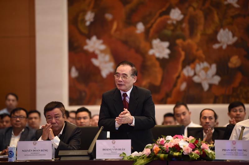 Ông Hoàng Văn Huây phát biểu tại Hội thảo “Kinh nghiệm quốc tế về phát triển công nghệ chuỗi khối và khuyến nghị cho Việt Nam”.