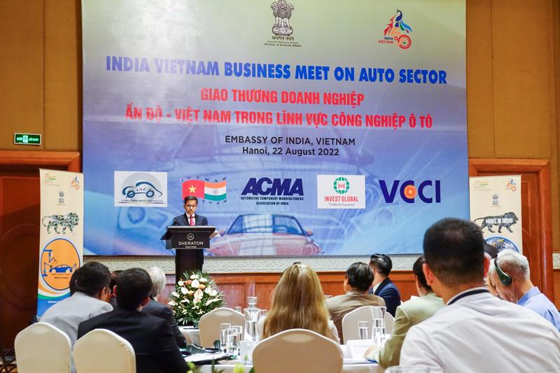 Speakers at the “Auto Vietnam Business on Automotive Sector” event.