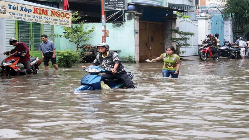 Sụt lún có thể dễ nhận thấy nhất là làm tăng ngập lụt ở đô thị. 