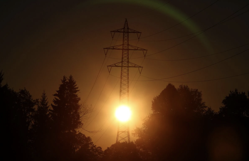 Một đường điện cao áp ở Warngau, Đức, tháng 9/2018 - Ảnh: Reuters.