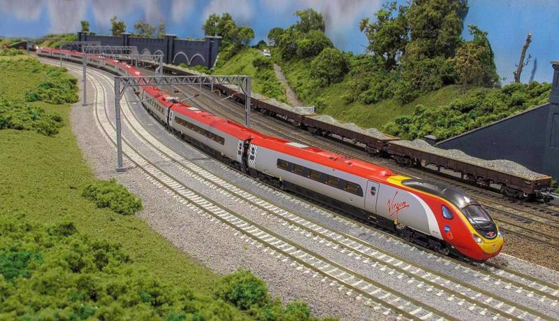 Dự án đường sắt tốc độ cao Bắc - Nam được Bộ Giao thông vận tải đề xuất chỉ chở khách và hàng hóa nhẹ với vận tốc 350km/h, với tổng vốn đầu tư "khổng lồ" 58,7 tỷ USD.