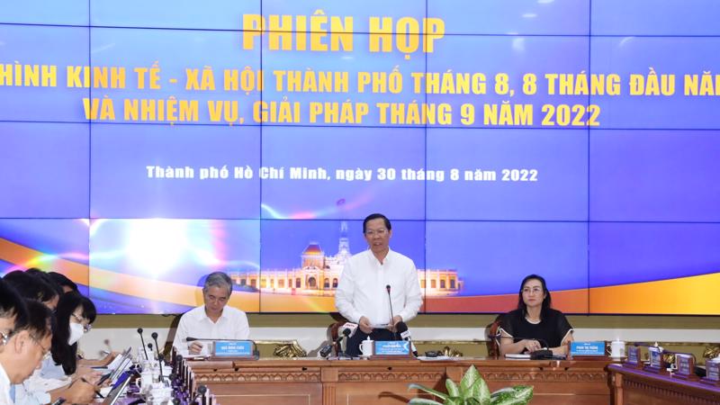 Chủ tịch UBND TP.HCM Phan Văn Mãi tại phiên họp về tình hình kinh tế - xã hội tháng 8 và triển khai nhiệm vụ tháng 9 năm 2022 diễn ra chiều 30/8. (Ảnh TTBC).