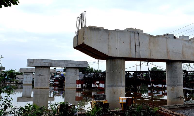 Dự án cầu Long Kiểng, huỵện Nhà Bè xây dựng dang dở từ năm 2018 cho đến nay.