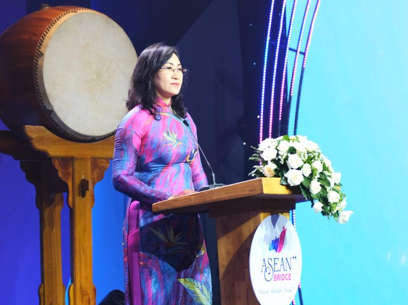 Bà Phan Thị Thắng, Phó chủ tịch UBND TP.HCM phát biểu tại Diễn đàn