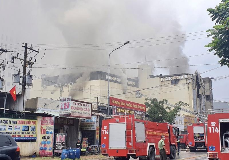 Hiện trường vụ cháy kinh hoàng ở quán karaoke An Phú (Thuận An, Bình Dương) làm chết 33 người, bị thương gần 20 người, đêm 06/9/2022.