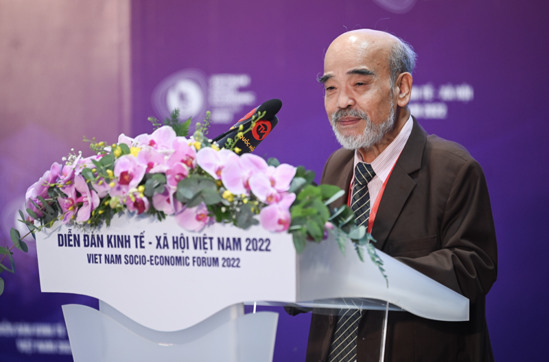 GS.TSKH Đặng Hùng Võ, nguyên thứ trưởng Bộ Tài nguyên và Môi trường phát biểu tại Diễn đàn Kinh tế xã hội Việt Nam 2022 sáng ngày 18/9.
