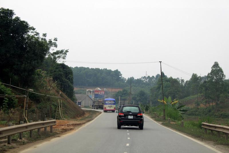 Do vốn đầu tư công trung hạn khá hạn hẹp nên chưa thể bố trí vốn để đầu tư nhiều tuyến đường qua Phú Thọ.