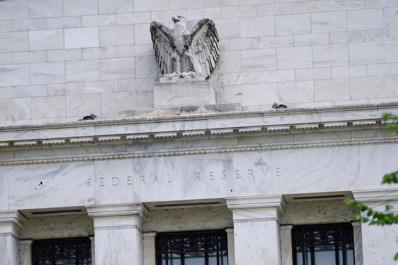 Mặt ngoài toà nhà trụ sở Cục Dự trữ Liên bang Mỹ (Fed) ở Washington DC - Ảnh: Reuters.