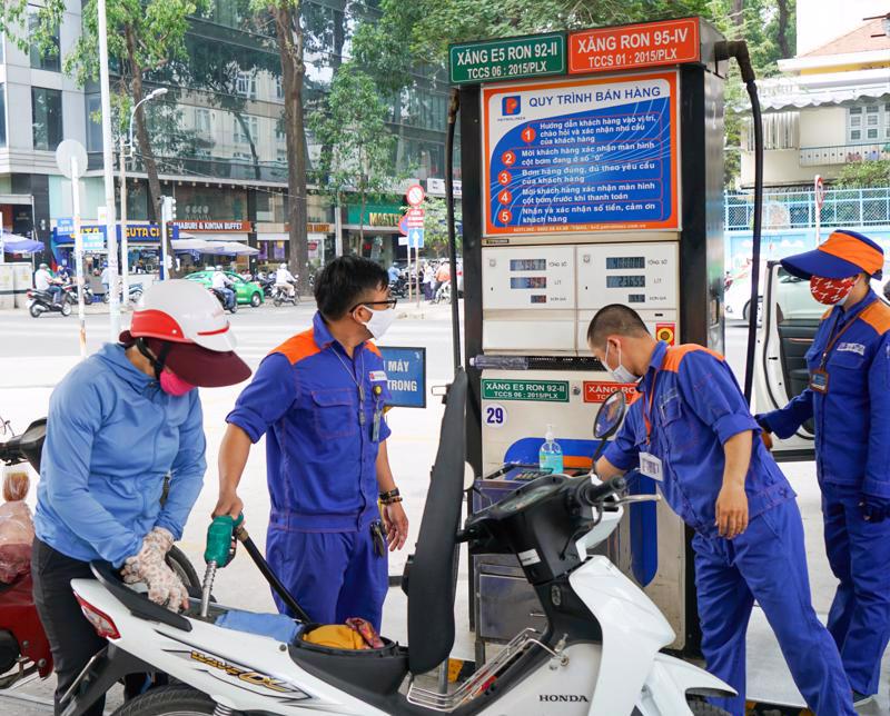 Bộ Công Thương nhiều lần đề nghị Bộ Tài chính xem xét, tính toán lại chi phí kinh doanh xăng dầu để giải quyết những khó khăn của doanh nghiệp xăng dầu.