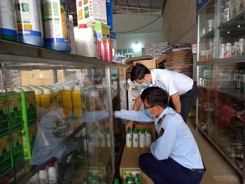 Cơ quan chức năng Đắk Nông chủ trì đã kiểm tra nhiều đơn vị kinh doanh phân bón thuốc bảo vệ thực vật