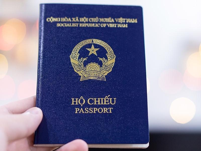 Sở hữu một hộ chiếu gắn chip điện tử không chỉ giúp bạn dễ dàng di chuyển đến các quốc gia trên thế giới mà còn đảm bảo an toàn thông tin cá nhân. Hãy cùng xem ảnh để hiểu thêm về hộ chiếu này nhé!
