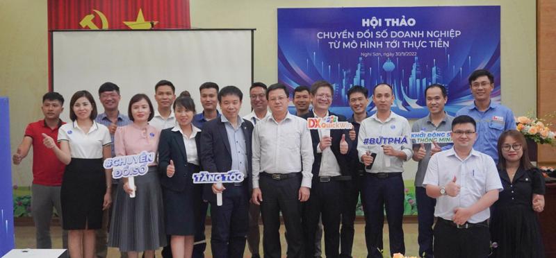 FPT IS cùng các doanh nghiệp Thanh Hóa tại hội thảo.