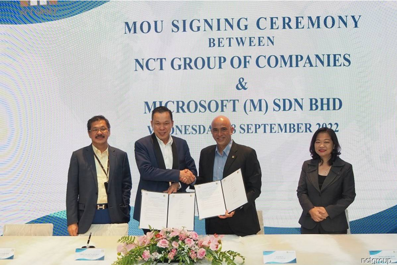  NCT Group và Microsoft trong buổi ký kết Biên bản ghi nhớ (MoU)