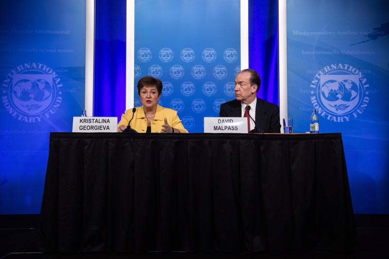 Bà Kristalina Georgieva, giám đốc IMF và ông David Malpass, chủ tịch WB - Ảnh: Getty Images