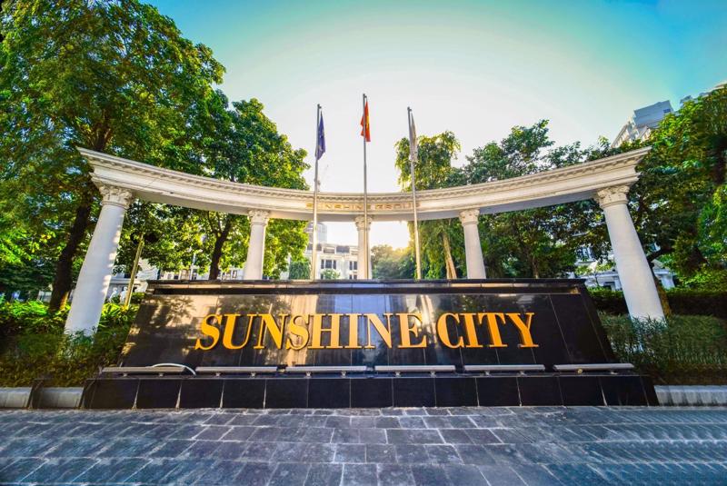 Sunshine City, thành phố Xanh bên nhịp sóng sông Hồng, tọa lạc tại khu đô thị Nam Thăng Long (Ciputra) được vinh danh khu đô thị đáng sống trong nhiều năm liên tiếp.