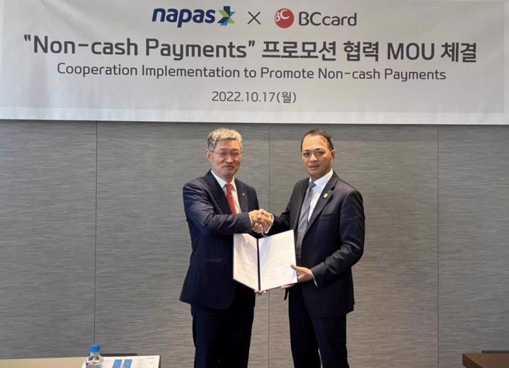 Napas and BC Card sign a cooperation agreement to promote non-cash payment activities in Vietnam and South Korea (Photo: VGP)