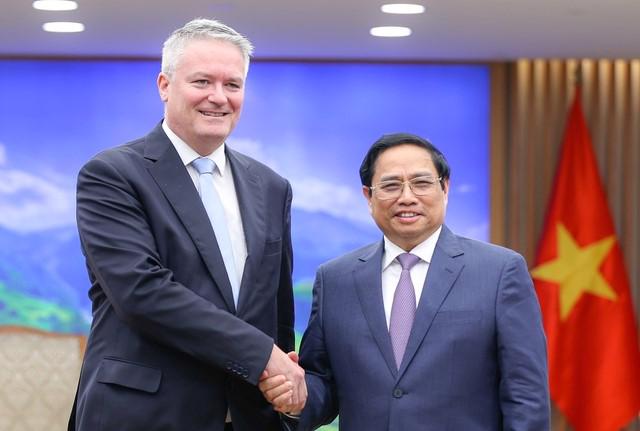 Thủ tướng Phạm Minh Chính tiếp Tổng thư ký OECD Mathias Cormann - Ảnh: VGP