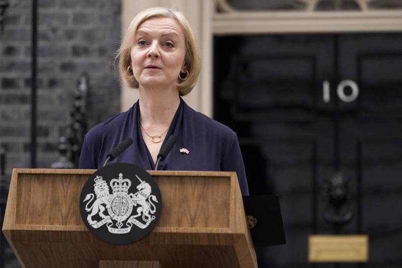 Thủ tướng Anh Liz Truss tuyên bố từ chức ngày 20/10 - Ảnh: AP