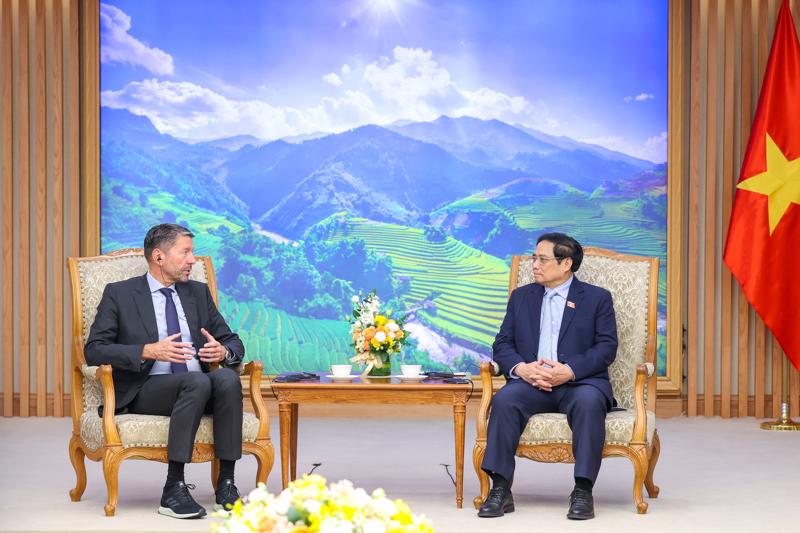 Thủ tướng Phạm Minh Chính tiếp ông Kasper Rorsted, Tổng Giám đốc Tập đoàn Adidas - Ảnh: VGP
