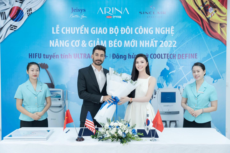 Viện thẩm mỹ Arina ký kết chuyển giao công nghệ giảm béo không xâm lấn hàng đầu châu Âu - Cooltech Define với hãng Sinclair tại Hà Nội