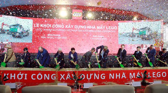 The breaking ground ceremony for the new LEGO factory in Binh Duong. Photo: VGP