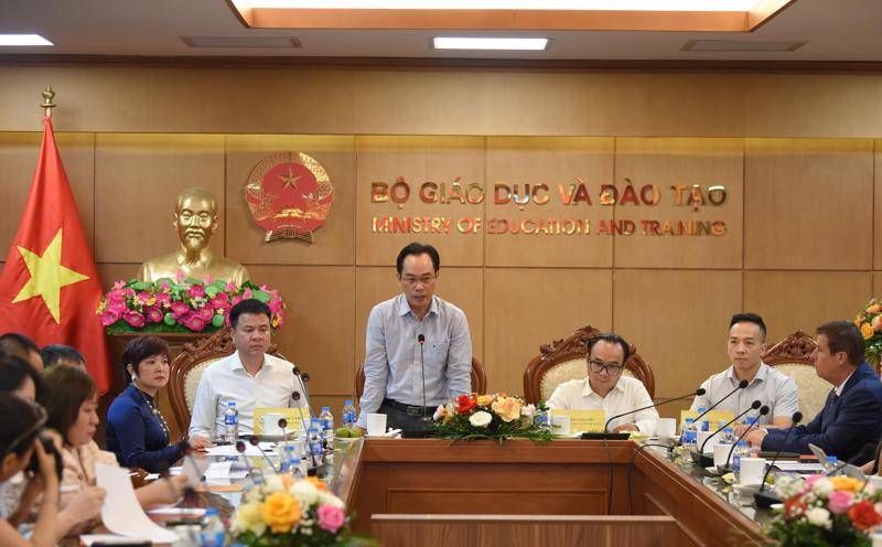 Thứ trưởng Hoàng Minh Sơn chủ trì buổi họp báo chiều 7/11.