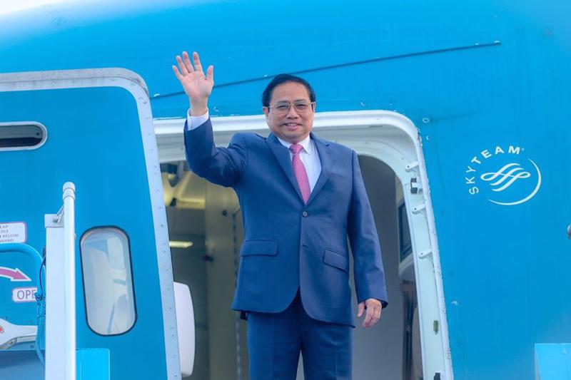 Thủ tướng Chính phủ Phạm Minh Chính dẫn đầu đoàn đại biểu Việt Nam thăm chính thức Campuchia và dự Hội nghị cấp cao ASEAN lần thứ 40, 41 và các hội nghị liên quan - Ảnh: VGP