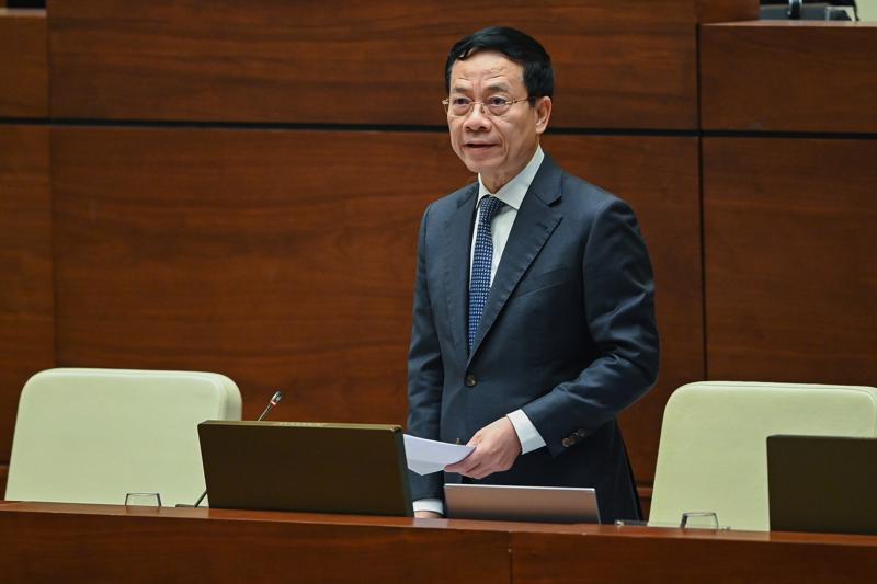 Bộ trưởng Bộ Thông tin và Truyền thông Nguyễn Mạnh Hùng giải trình làm rõ một số vấn đề đại biểu Quốc hội quan tâm