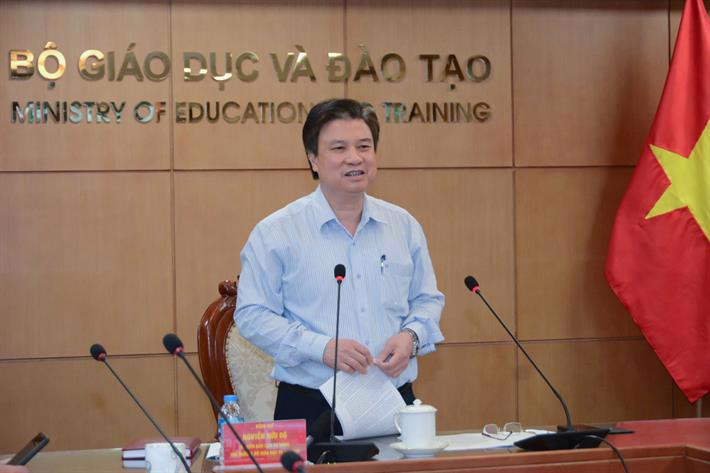 Thứ trưởng Nguyễn Hữu Độ phát biểu tại hội nghị. Ảnh: Bộ Giáo dục và Đào tạo.