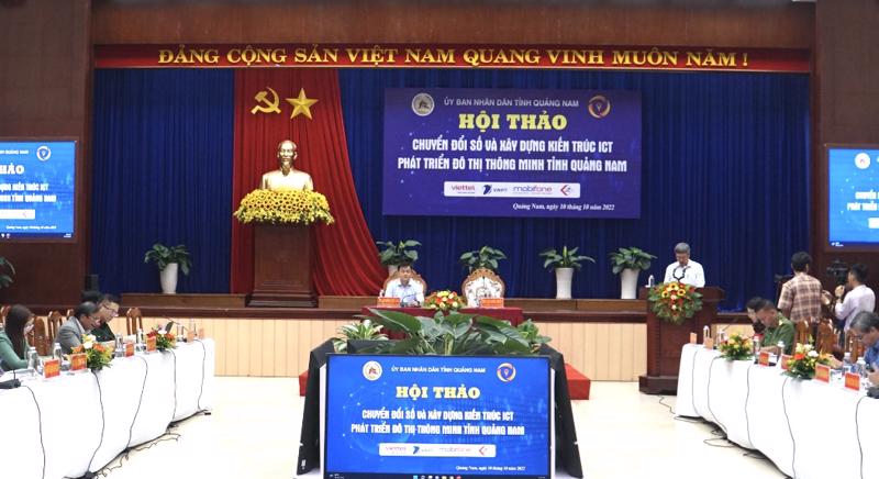 Ông Hồ Quang Bửu, Phó Chủ tịch UBND tỉnh Quảng Nam phát biểu tại Hội thảo về Chuyển đổi số tại tỉnh Quảng Nam