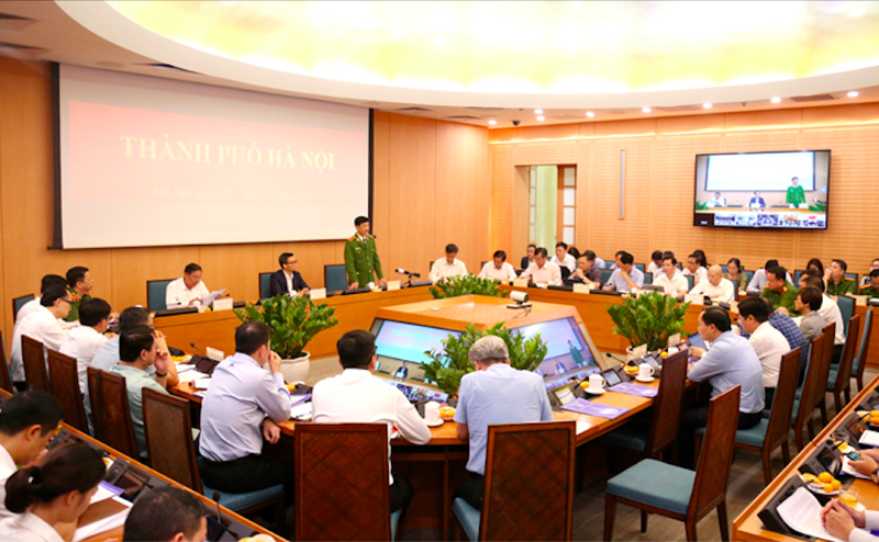 Phó Thủ tướng Vũ Đức Đam làm việc với thành phố Hà Nội về việc triển khai thí điểm 2 nhóm thủ tục hành chính liên thông và số hóa dữ liệu đất đai, nhà ở, thực hiện an sinh xã hội.