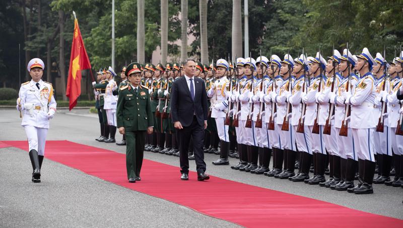 Minister of National Defense General Phan Van Giang and Australian Deputy Prime Minister and Minister of Defense Richard Marles. Photo: Australian Embassy in Vietnam