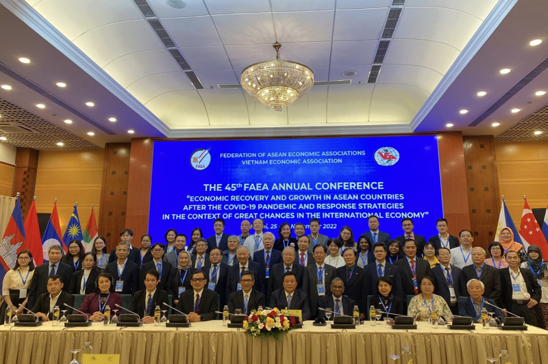 Các đại biểu tại phiên khai mạc hội nghị FAEA lần thứ 45 tại Hà Nội sáng 25/11 - Ảnh: VEA.