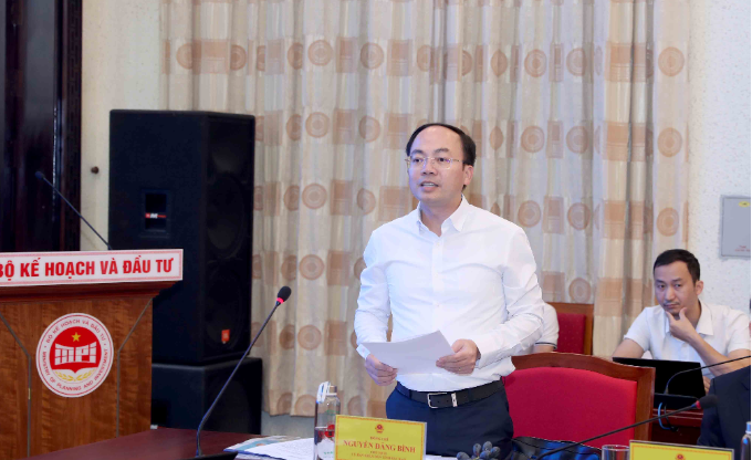 Chủ tịch UBND tỉnh Bắc Kạn Nguyễn Đăng Bình phát biểu tại hội nghị.