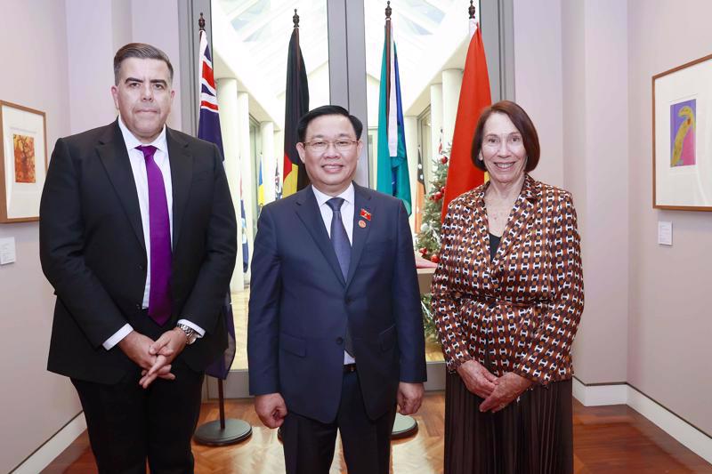 National Assembly Chairman Vuong Dinh Hue meets with President of the Australian Senate Sue Lines and Speaker of the House of Representatives Milton Dick in Canberra. Photo: quochoi.vn