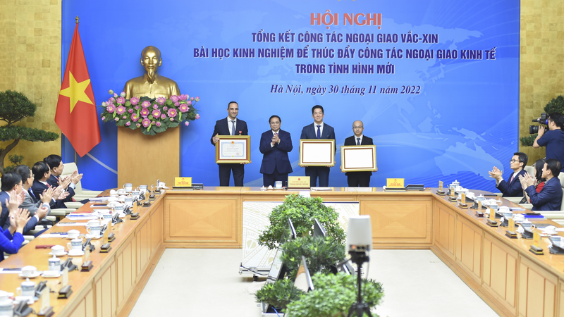 Pfizer Vietnam receives Certificate of Merit from PM