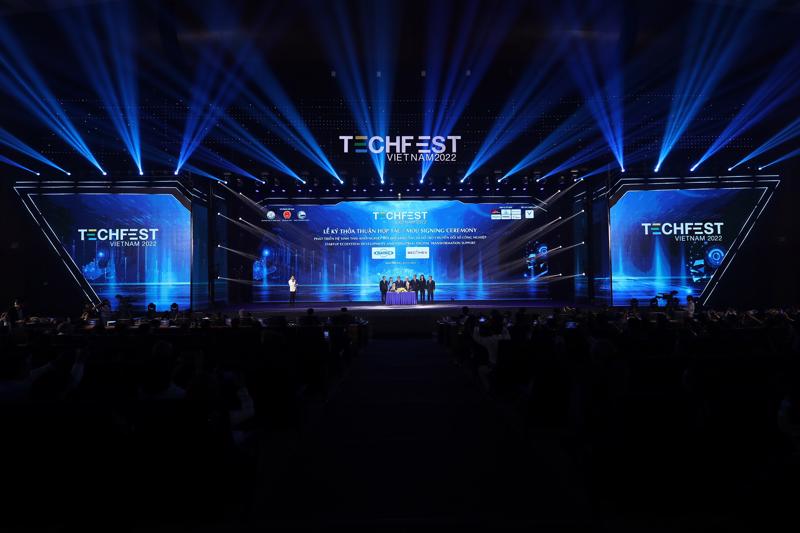 Techfest VietNam 2022 có chủ đề "Đổi mới sáng tạo mở - Khơi nguồn tư duy mới”