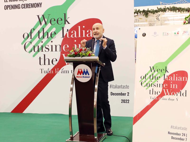 Italian Ambassador to Vietnam, H.E. Antonio Alessandro, addresses the opening of Italian Cuisine Week in Hanoi on December 2.