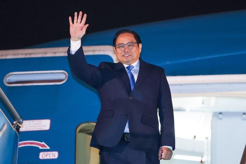 Thủ tướng Phạm Minh Chính rời Hà Nội lên đường dự Hội nghị cấp cao kỷ niệm 45 năm quan hệ ASEAN-EU và thăm 3 nước châu Âu - Ảnh: VGP