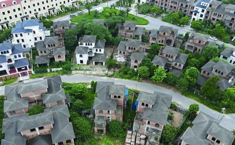 Nhiều biệt thự bỏ hoang tại khu đô thị mới An Khánh, Hoài Đức, Hà Nội.