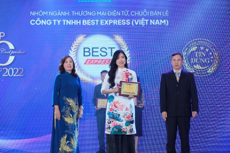 BEST Express Việt Nam nhận kỷ niệm chương của chương trình.
