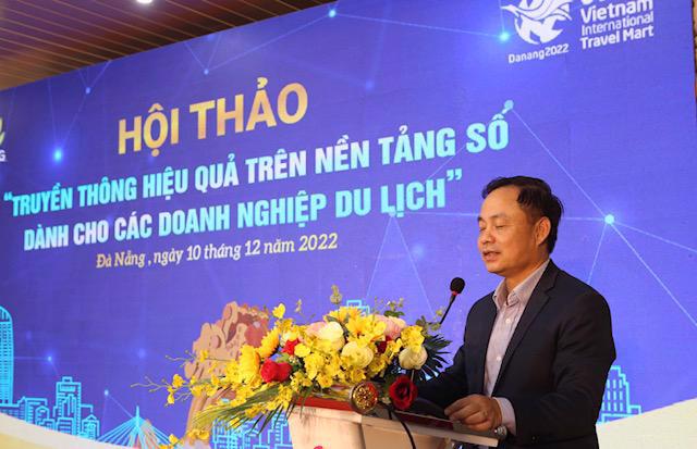 Deputy Director of the Da Nang Department of Tourism Nguyen Xuan Binh addresses the conference.