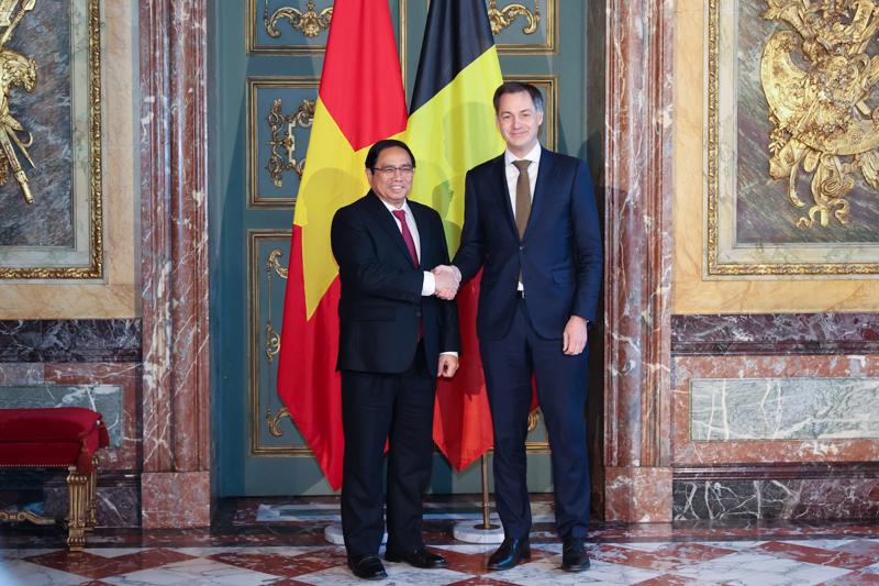 Thủ tướng Alexander De Croo và Thủ tướng Chính phủ Phạm Minh Chính trước hội đàm - Ảnh: VGP