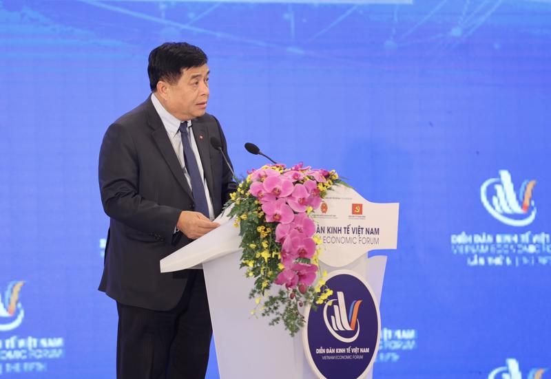 Bộ trưởng Bộ Kế hoạch và Đầu tư Nguyễn Chí Dũng phát biểu tại diễn đàn.