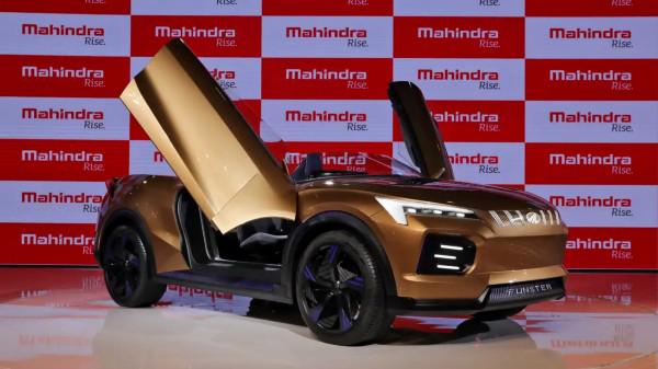 Mẫu SUV điện được Mahindra ra mắt tại Triển lãm ô tô Ấn Độ 2020. Ảnh: Reuters