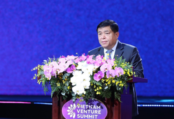 Minister of Planning and Investment Nguyen Chi Dung at the Vietnam Venture Summit 2022.