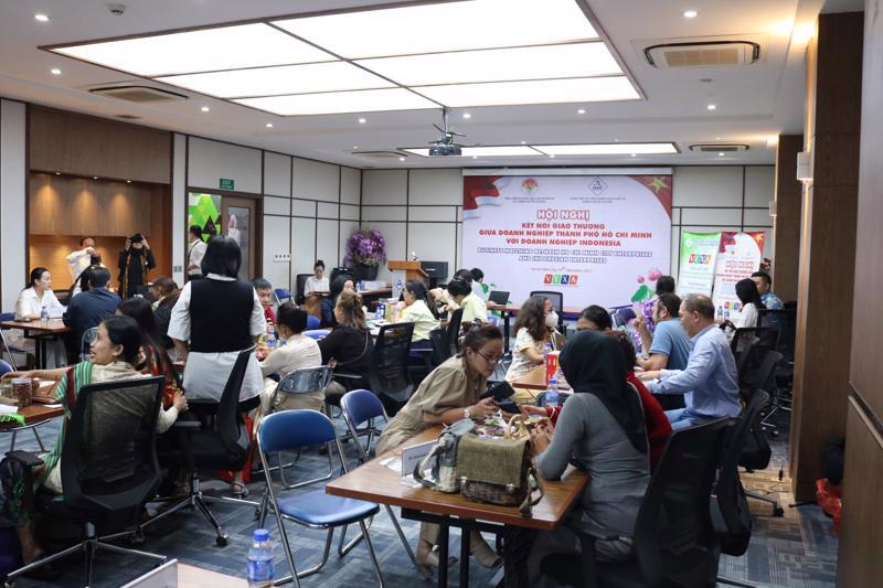 Vietnamese and Indonesian enterprises both seek opportunities in business cooperation.